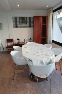 Holiday Home für 2 Personen und 4 Kinder by Interhome