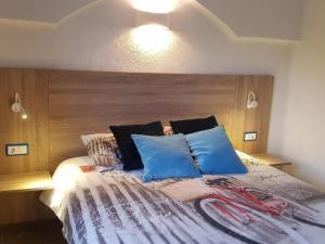 Holiday Home Acacies 25 by Interhome