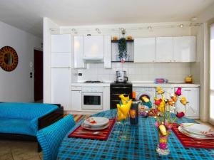 Apartment Türkisfarbenes Haus mit fantastischer Aussicht by Interhome