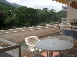 Appartement F2 avec Terrasse, Parking et WiFi, Animaux Acceptés, proche Amélie-les-Bains. - FR-1-703-13