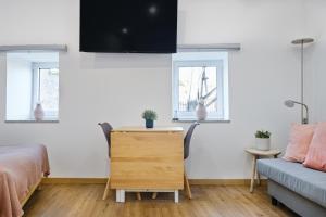 House with HotTub by Douro River & Iconic Bridge