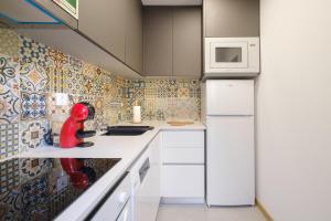 House with HotTub by Douro River & Iconic Bridge