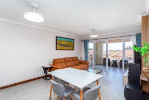 Villa Italia 836 by CTHA