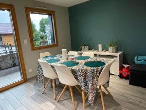 Apartment Das ruhige Les Grangettes mit Seeblick by Interhome