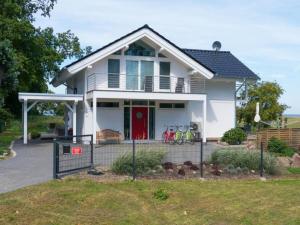Holiday Home Fünfjahreszeiten in Bodstedt by Interhome