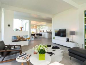 Holiday Home Fünfjahreszeiten in Bodstedt by Interhome