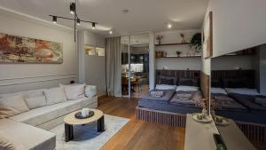 FAMARO-HOSTING I Wasserturm Suite I Prenzlauer Berg I 4-6 Personen