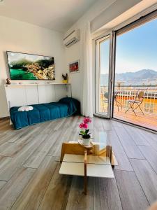 Sul Mare Apartment - Seafront with Sea View