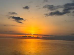 Blue Infinito Boutique Villa, Infinity Pool , Heated Jacuzzi & Panoramic Sea View