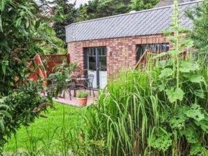 Apartment Ferienbungalow mit Terrasse und Seeblick in Sellin by Interhome