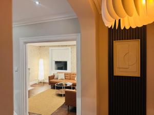 Beaufort Gardens Luxury Duplex Penthouse, Knightsbridge