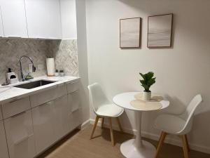 Aloha Suite - Waikiki Studio with Ocean View