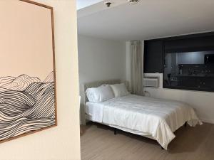 Aloha Suite - Waikiki Studio with Ocean View