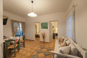 Two-Bedroom Apartment (5 Adults)