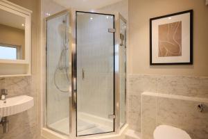 Three-Bedroom Hyde Park Apartment