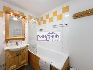 Duplex 3 pièces - 6 pers - Piscine - Parking couvert - FR-1-854-44