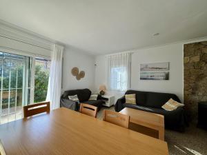 Casa rústica con piscina privada y aire acondicionado en Sant Martí dEmpúries - HISP-7-77