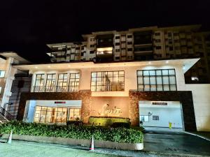 Minimalist Suite with Balcony at Serin West Tagaytay