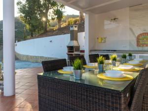 Holiday Home Modernes Wohnen im ländlichen Andalusien by Interhome