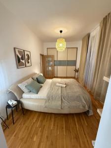 URBAN JUNGLE apartment 2-bedroom apartment old town Air Conditioned