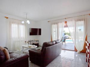 Holiday Home Chalet Casa Hector 300m vom Strand und Schwimmbad entfernt by Interhome