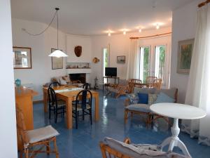 Holiday Home Villa Aliotis 200m vom Meer entfernt by Interhome