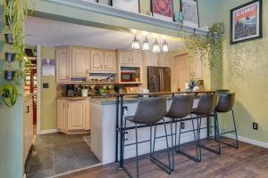 3 Mi to Mount Snow Spacious West Dover Home