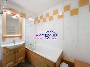 Duplex 3 pièces, 8 couchages, parking inclus - FR-1-854-28