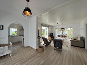 Casa Del Mar - Villa con Jardín, 2 Piscinas y a 50m del Mar en Sant Martí dEmpúries - HISP-7-18