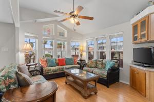 Cozy 1 bed retreat in Port Isabel, perfect for a getaway.