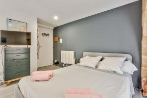 Studio Alienor Place la Bourse Bordeaux