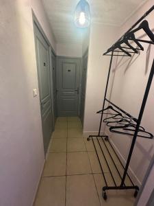 Chambre équipée centre Le Fenouiller proche mer