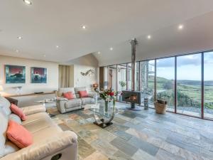 4 Bed in Broughton Mills 75286