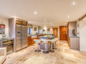 4 Bed in Broughton Mills 75286