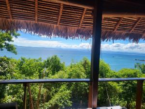 Ecolodge Libertalia Nosy Komba- Villa privee avec plage et vues panoramiques, services inclus, excursions tropicales