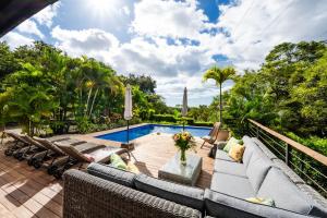 Oceanview and Private Pool 8 mins to Downtown