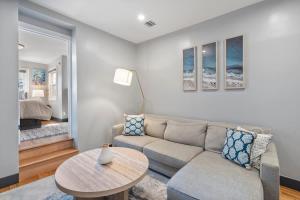 Luxury and Modern Apt with Patio only 10 Min to Times Square