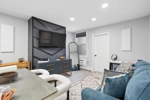 New and Beautiful 2BR Apt in Prime Spot 20 Min to NYC