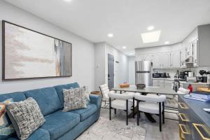 New and Beautiful 2BR Apt in Prime Spot 20 Min to NYC