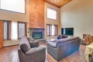 Walk to Hunter Village! Family Ski Retreat with Deck