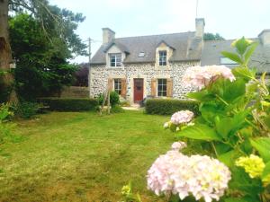 3 kms de Binic maison en pierres 4 chambres jardin