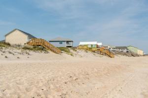 Whitecaps Surf City Beachfront Townhome