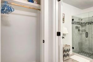 The Cozy Cove I 3 min to Beach