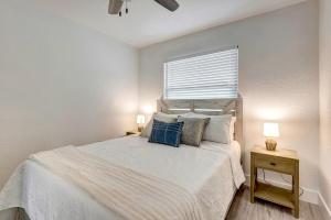 The Cozy Cove II 3 Min to Beach