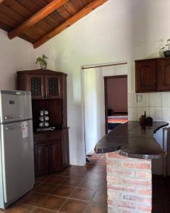 Casa rústica y departamento con wifi, cochera y asador a metros del río Mina Clavero