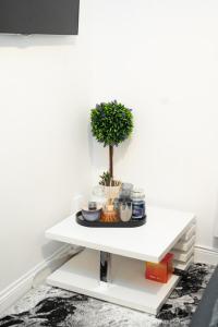 Modern 2-Bed Apartment Near Transport, Stadiums