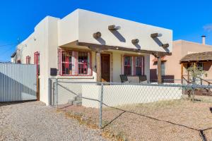 2 Mi to Heart of Old Town! Stylish ABQ Home