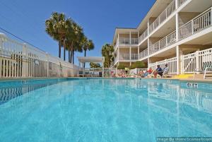 Grand Caribbean West #203