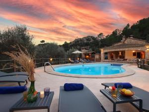 Holiday Home Villa Alordes- ein rustikales Haus mit fantastischer Aussicht by Interhome