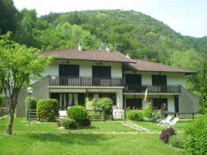 Apartment Wohnung mit Pool in der Nähe des Sees by Interhome